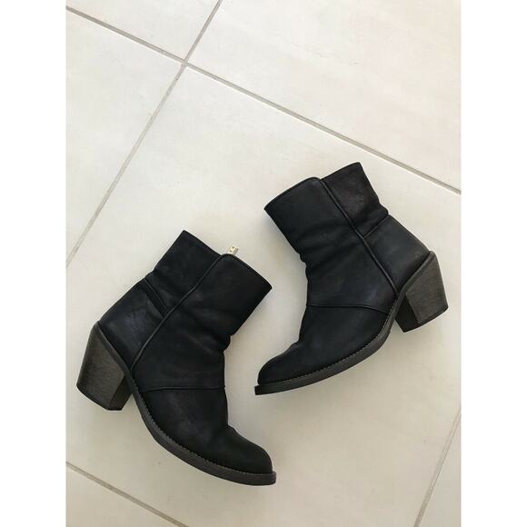 D. Co Copenhagen Leather Side Zip Ankle Boots Black - Picture 1 of 11